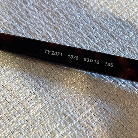 Tory Burch Tortoise Shell Sunglasses with Orange Case - Picture 3 of 10